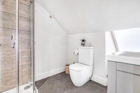 bathroom 2.jpg