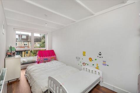 bedroom 2.JPG