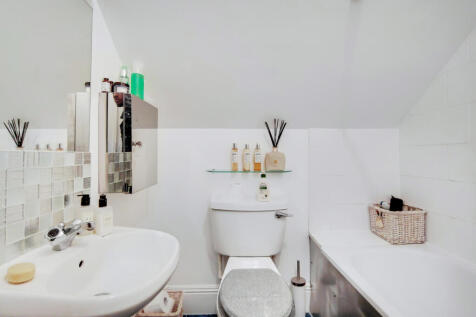 9_Bathroom 2-0