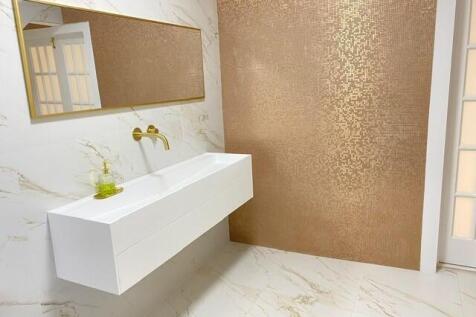 bathroom 7