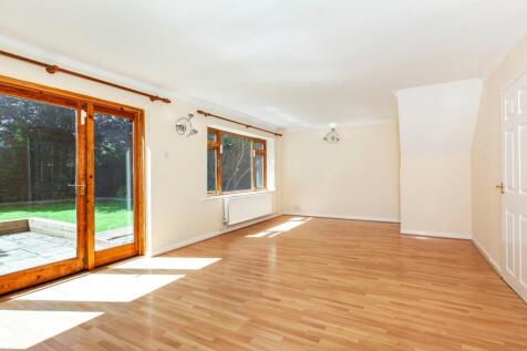 5. Living Room.jpg