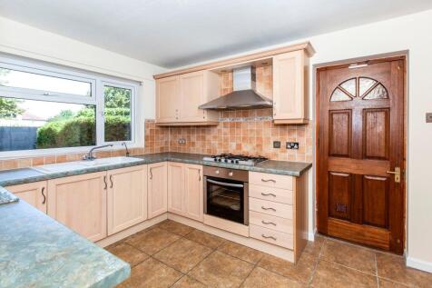 6. Kitchen 2.jpg