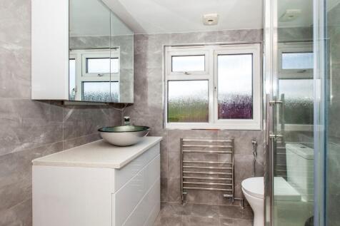 9. Ensuite.jpg