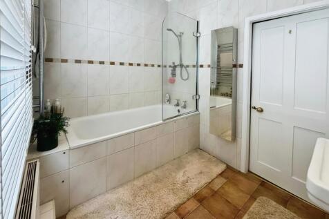 f089fb60-bathroom 20