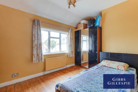 8 Master bedroom