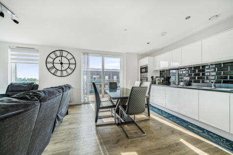Kitchen / Dining