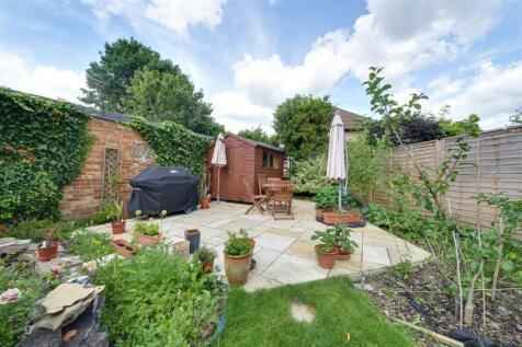 2_Elmwood_Court_Pic_5.jpg