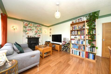 2_Elmwood_Court_Pic_10.jpg