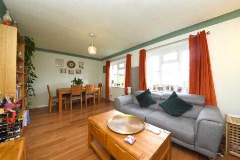 2_Elmwood_Court_Pic_11.jpg