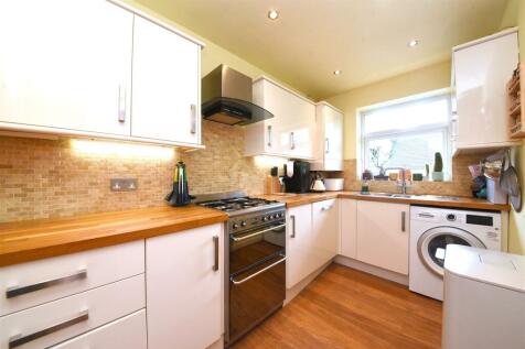 2_Elmwood_Court_Pic_17.jpg