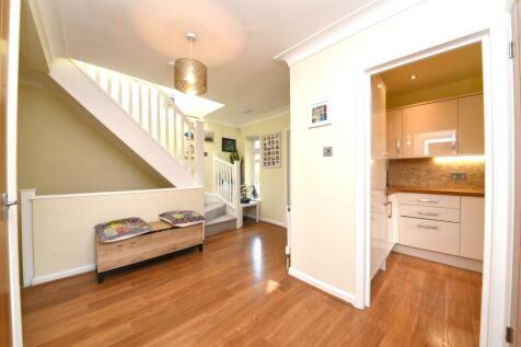 2_Elmwood_Court_Pic_14.jpg
