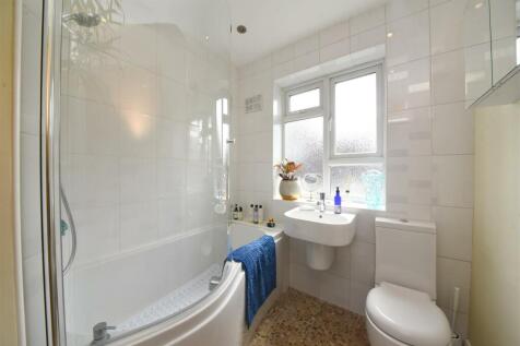 2_Elmwood_Court_Pic_16.jpg