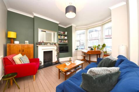 10_Kitchener_Road_Pic_10.jpg