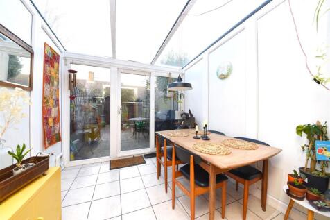 10_Kitchener_Road_Pic_3.jpg