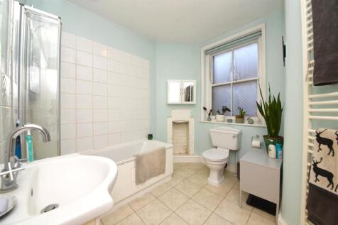 10_Kitchener_Road_Pic_6.jpg
