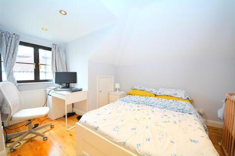 Bedroom 1.JPG