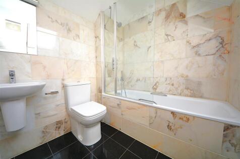 Master Bathroom.JPG