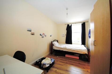 Bedroom 1.jpg