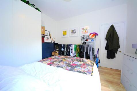 Bed 2.jpg