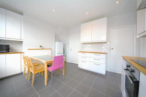 Kitchen 1.jpg