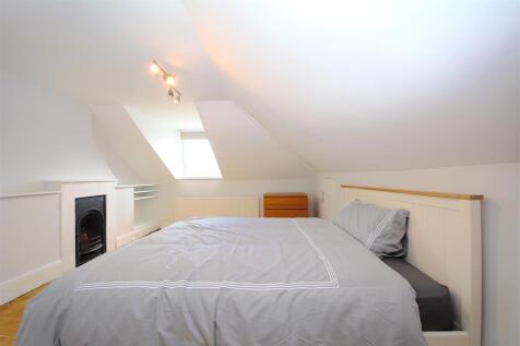 Bedroom 1.jpg