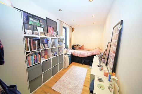 Bedroom 1.jpg