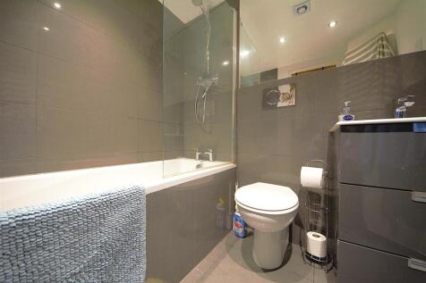 Bathroom.jpg