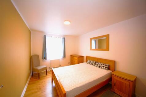 Bedroom 1.jpg