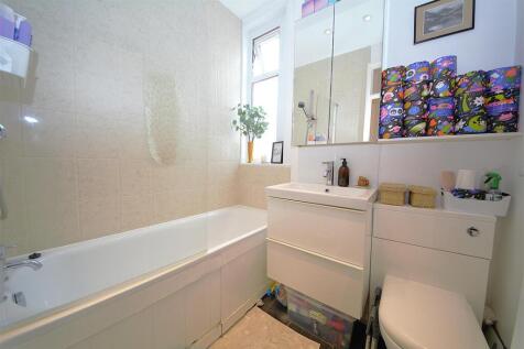 Bathroom.jpg