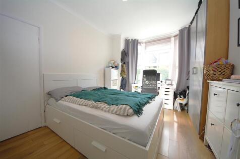 Bedroom 1.jpg
