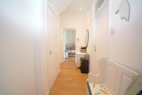 Hallway 1.jpg