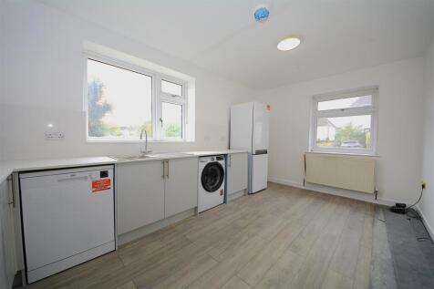 Kitchen 2.jpg