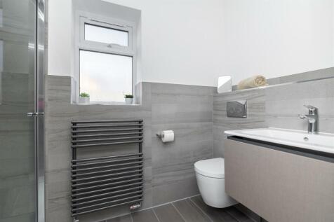 Bed 2 En-suite
