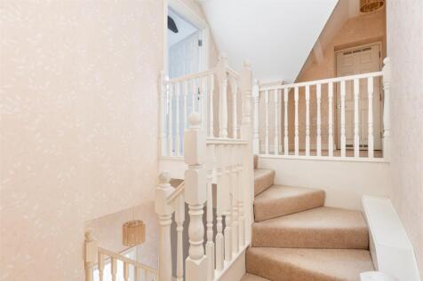 Galleried landing