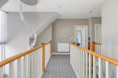 Galleried landing