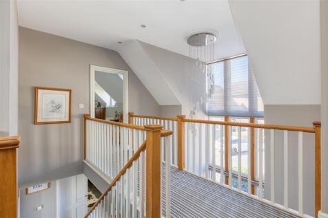 Galleried landing
