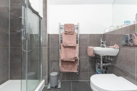 Bedroom 1 En-suite