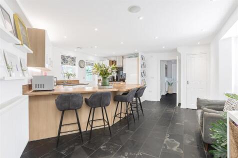 Entertaining Breakfast Bar