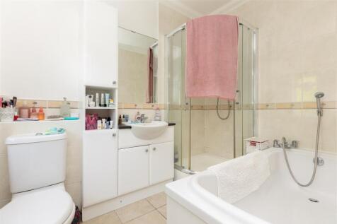 Bedroom 1 En-suite