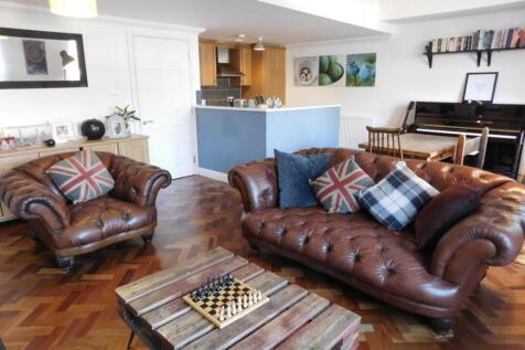 Lounge Dining Room