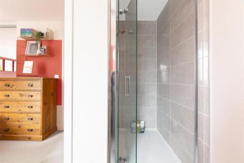 Master En-Suite