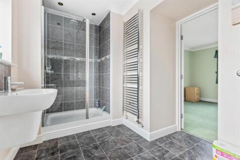 Bed 2 En-suite