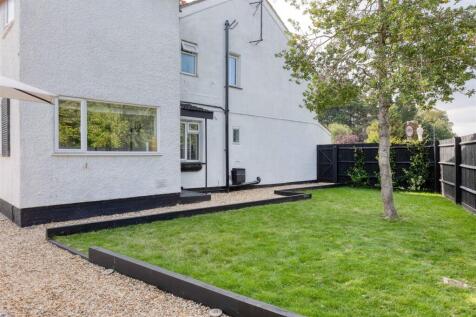 Garden side aspect