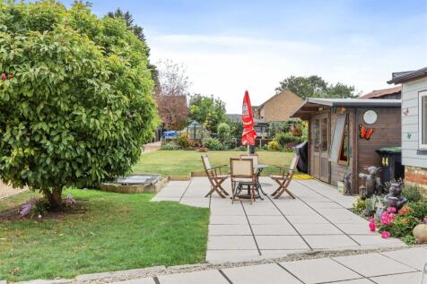 Entertaining Patio Area