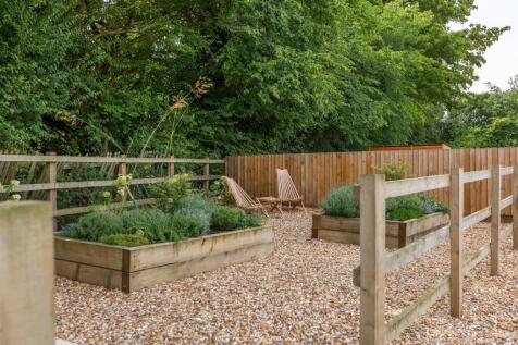 Raised entertaining area