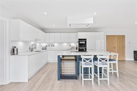 Kitchen/Dining/Family room