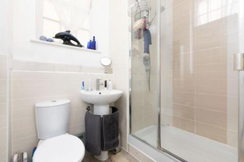 Bedroom 1 En-suite