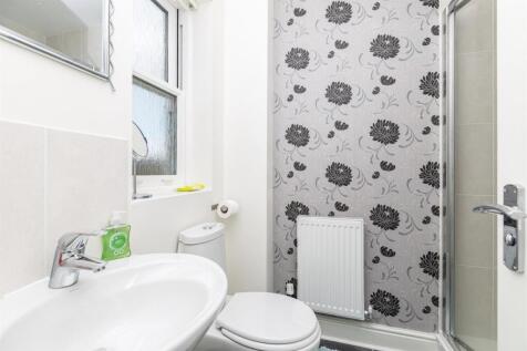 Bedroom 2 En-suite