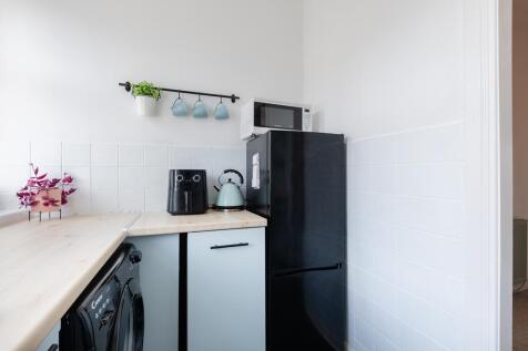KITCHEN RIGHT