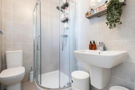 ENSUITE SHOWER ROOM